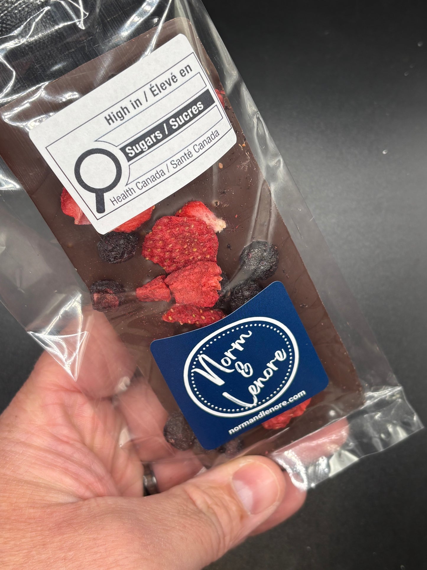 55% Dark (Vegan) Strawberry & Peach Bar