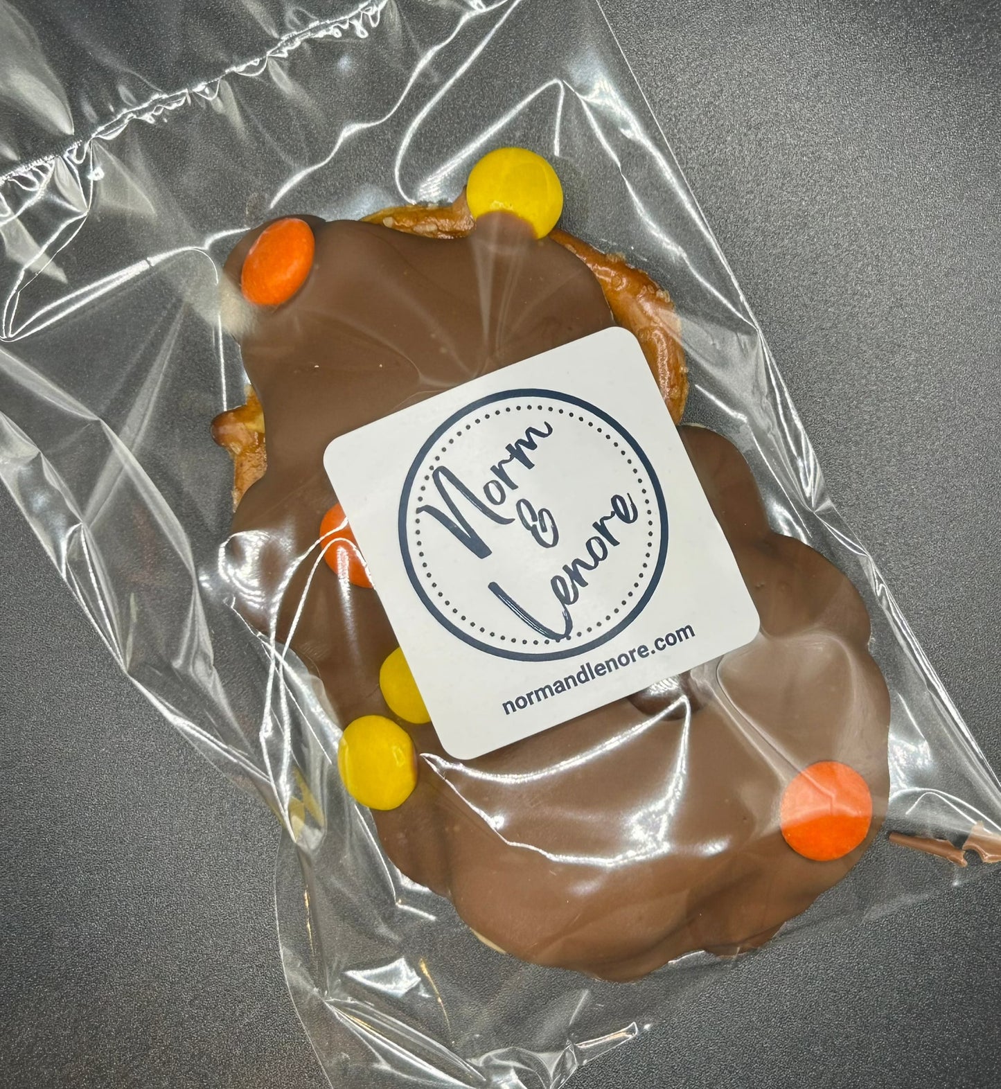 Wholesale Milk Chocolate Peanut Butter Pretzel Bites