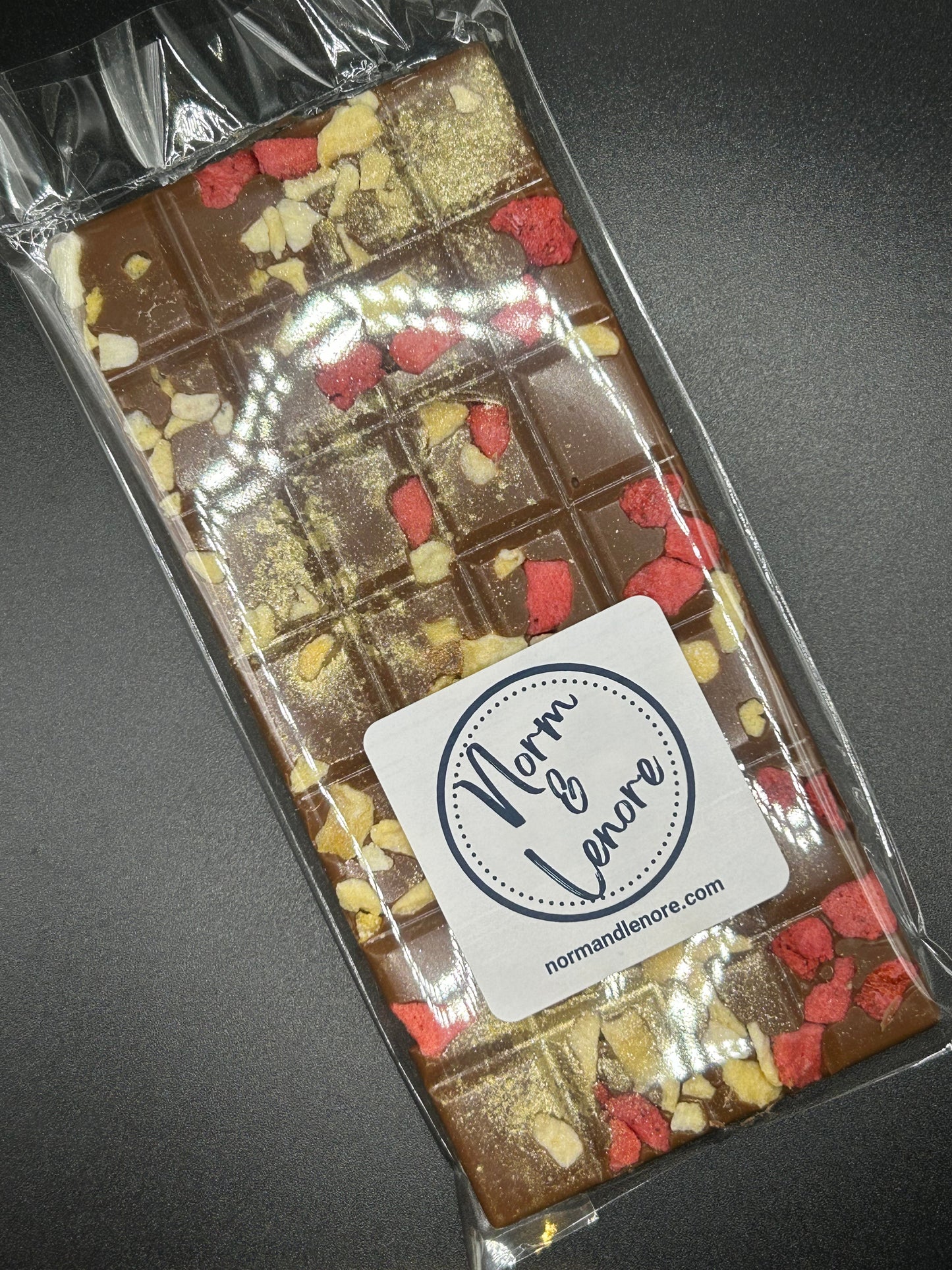 Wholesale Milk Chocolate Strawberry Peach Specialty Bar