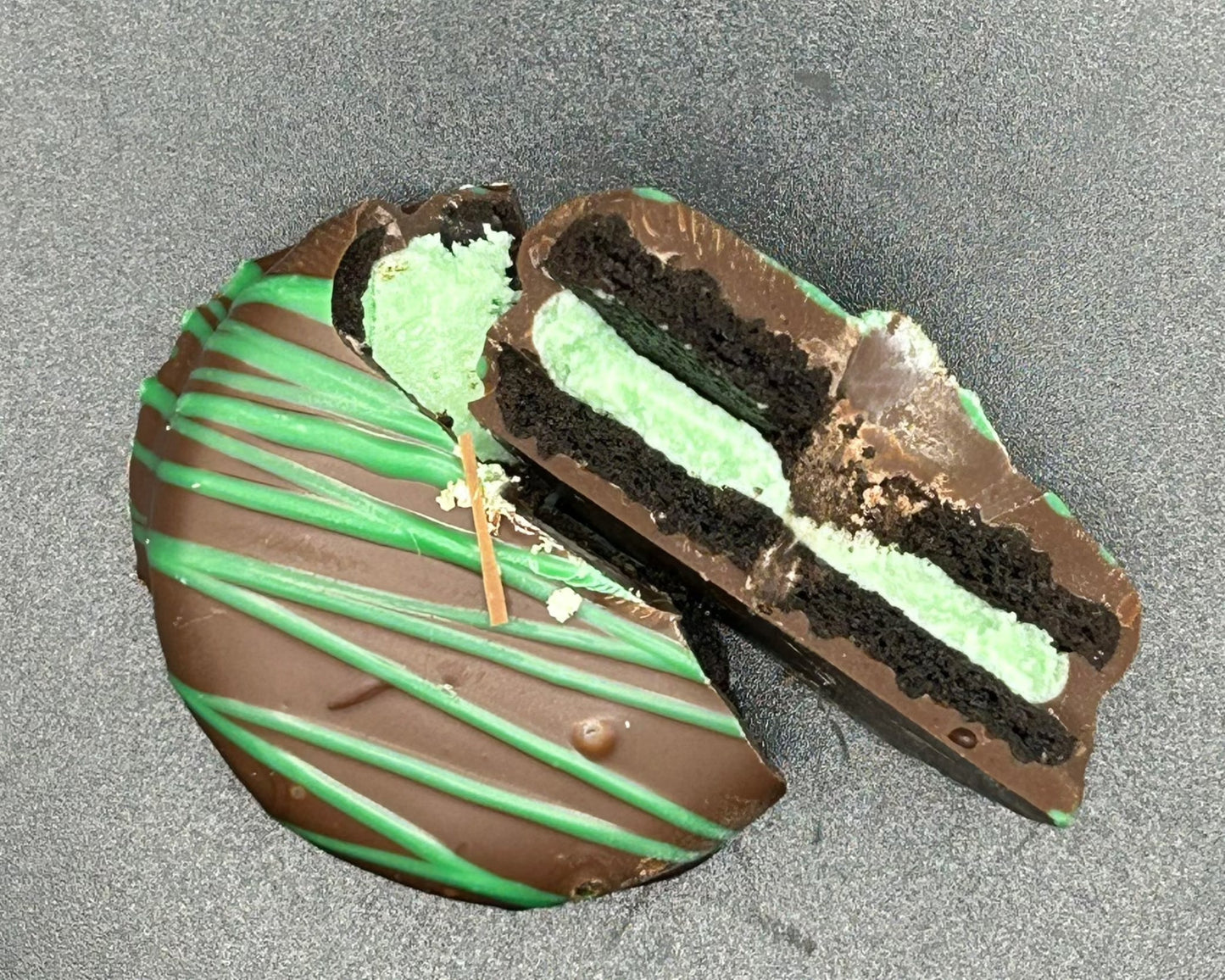 Wholesale Dark Chocolate Coated Mint Oreos (3 pack)