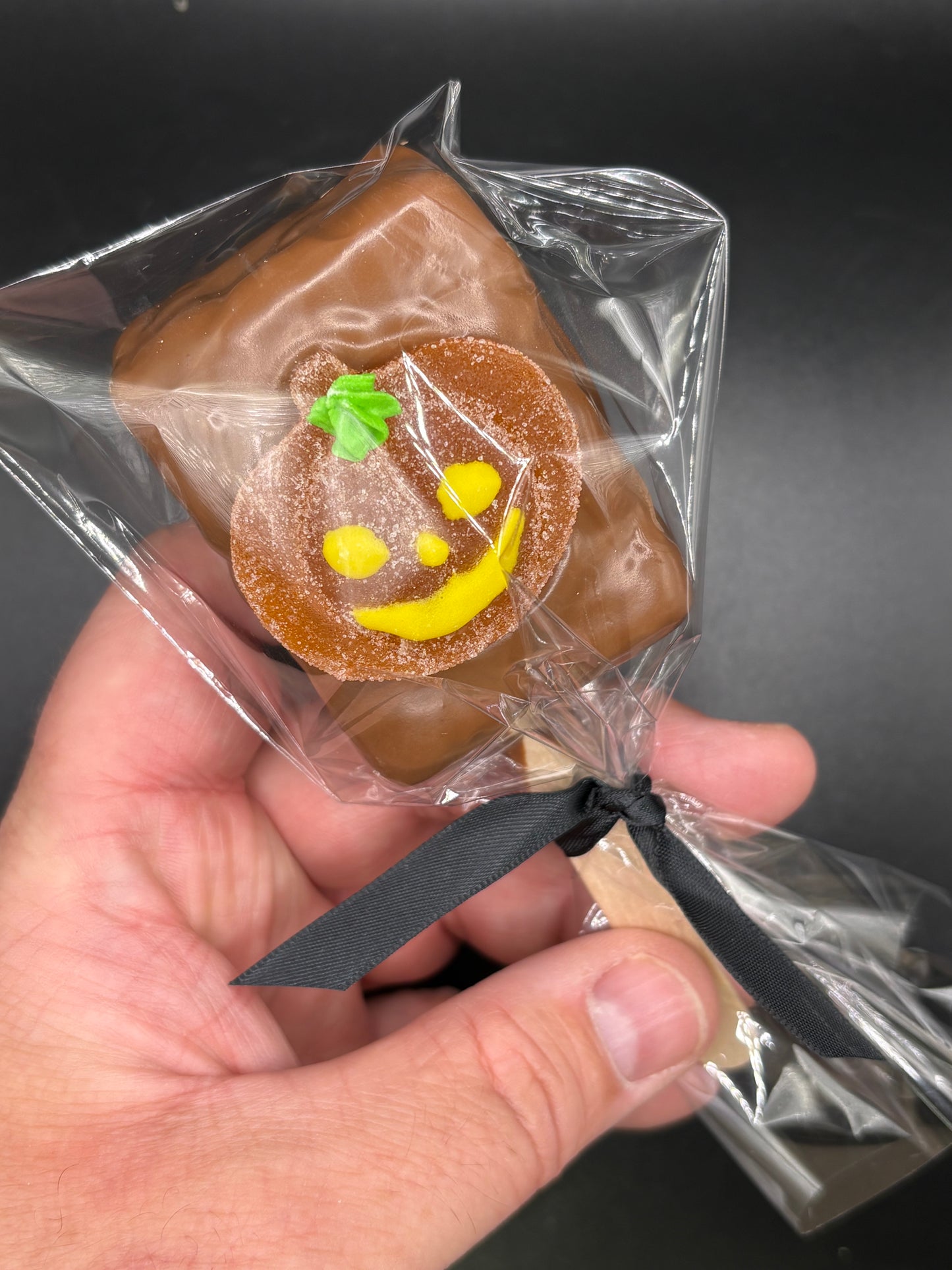 Wholesale Halloween Jack-o-Lantern Gummy Rice Krispie Square