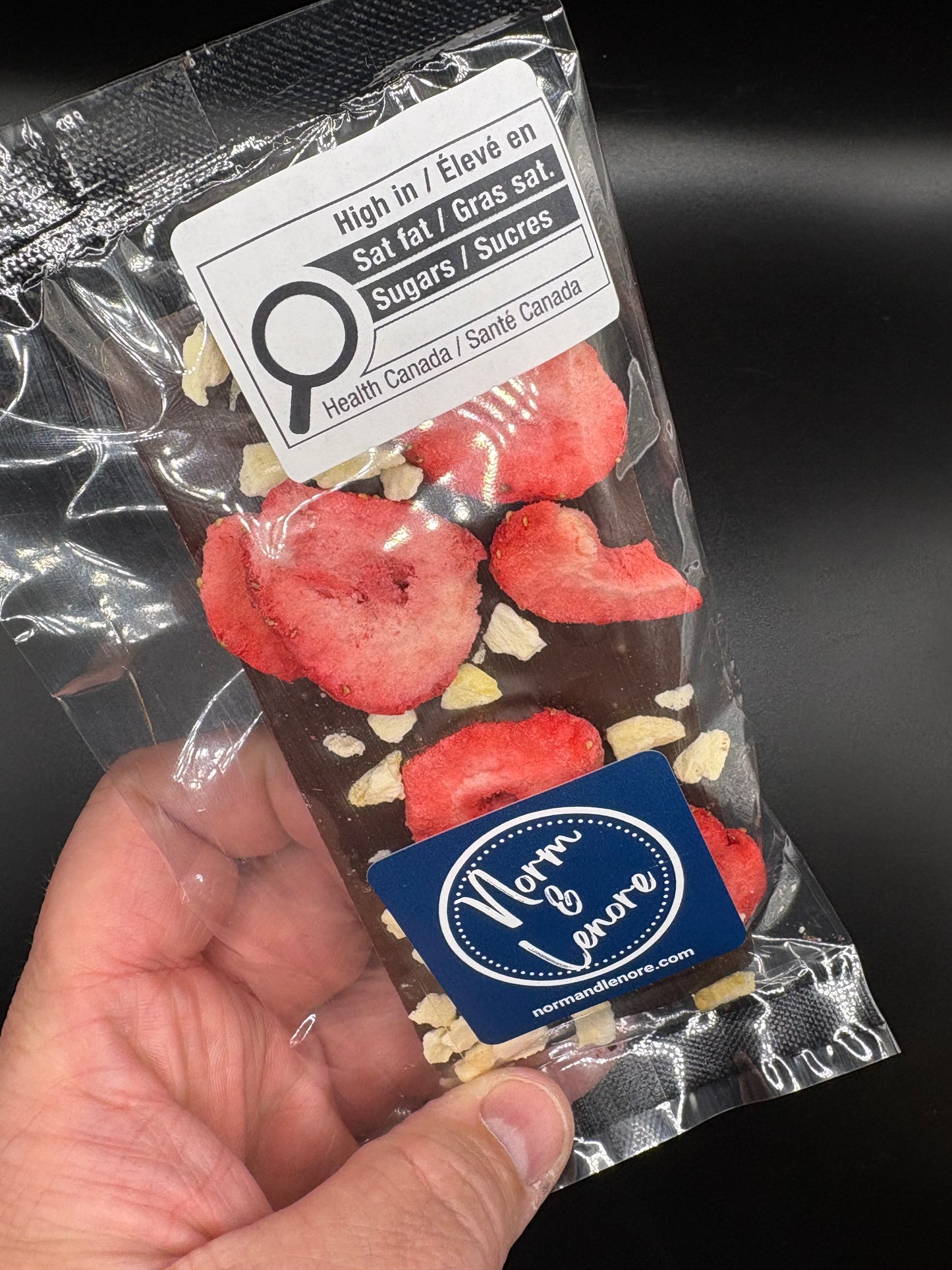 55% Dark (Vegan) Strawberry & Peach Bar